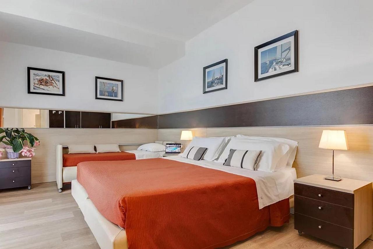Hotel Kursaal - Fronte Mare Con Piscina Riccione Esterno foto