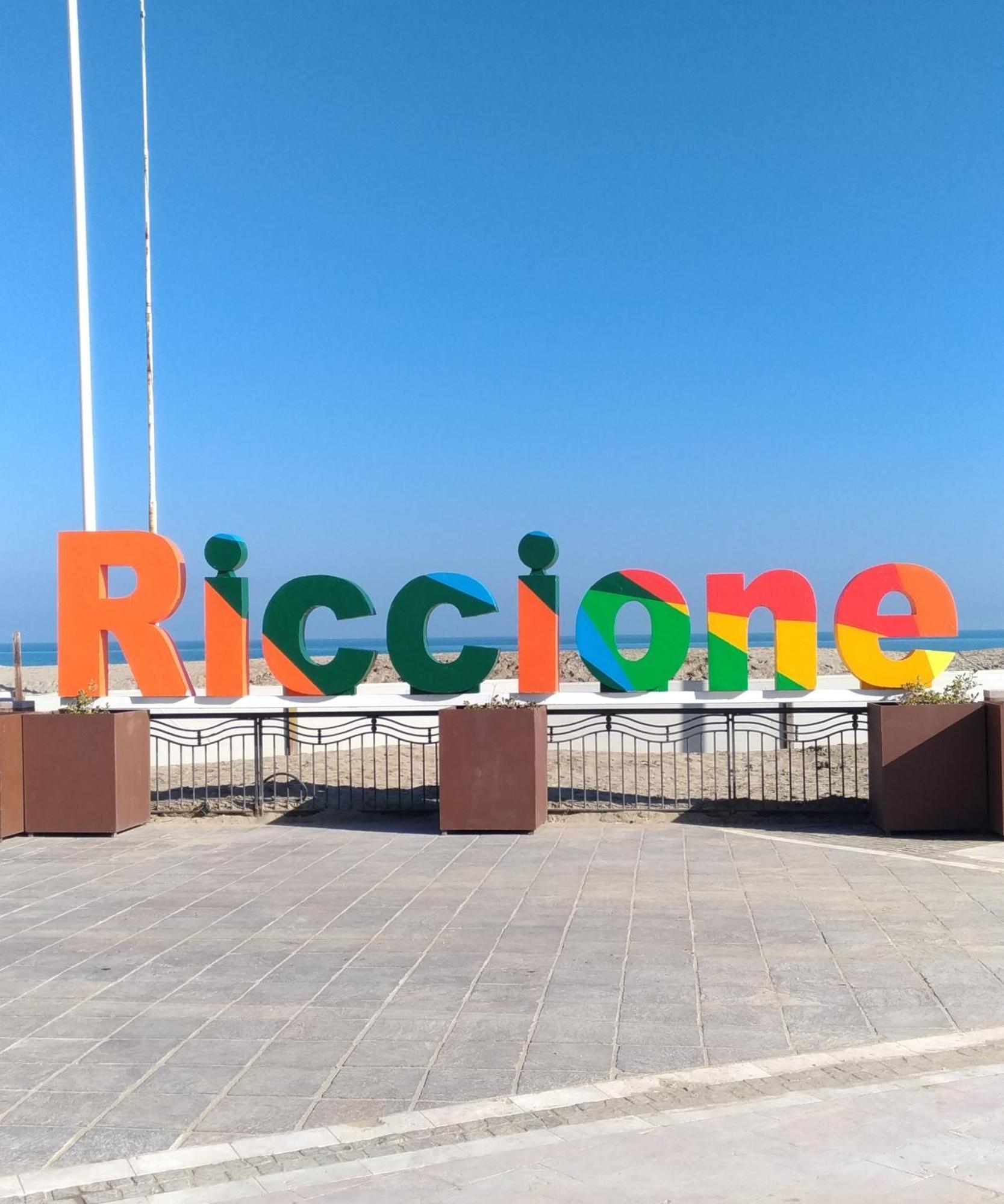 Hotel Kursaal - Fronte Mare Con Piscina Riccione Esterno foto