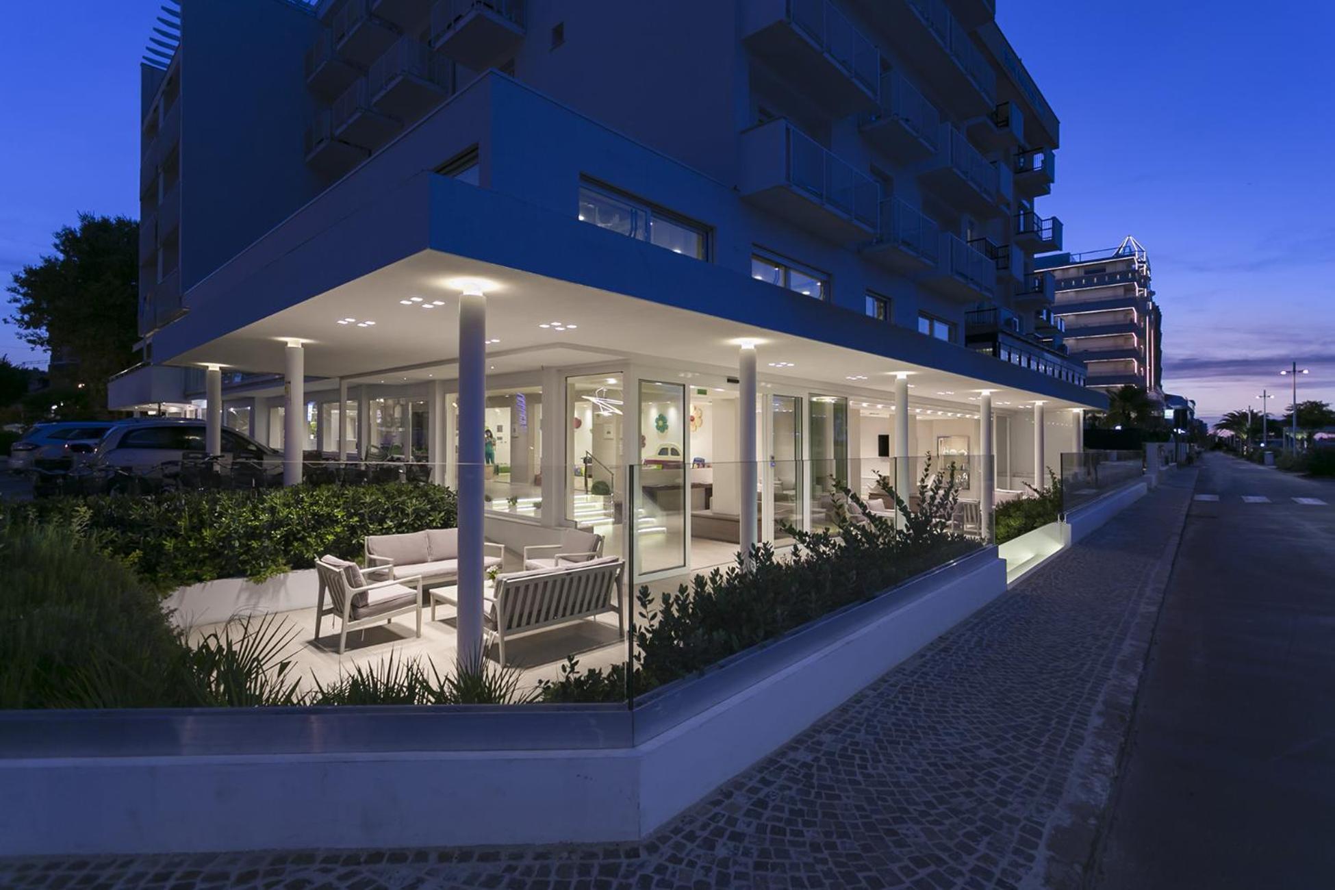 Hotel Kursaal - Fronte Mare Con Piscina Riccione Esterno foto